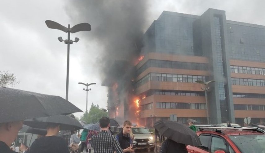 آتش‌سوزی گسترده در یک مرکز تجاری در غرب مسکو+فیلم
