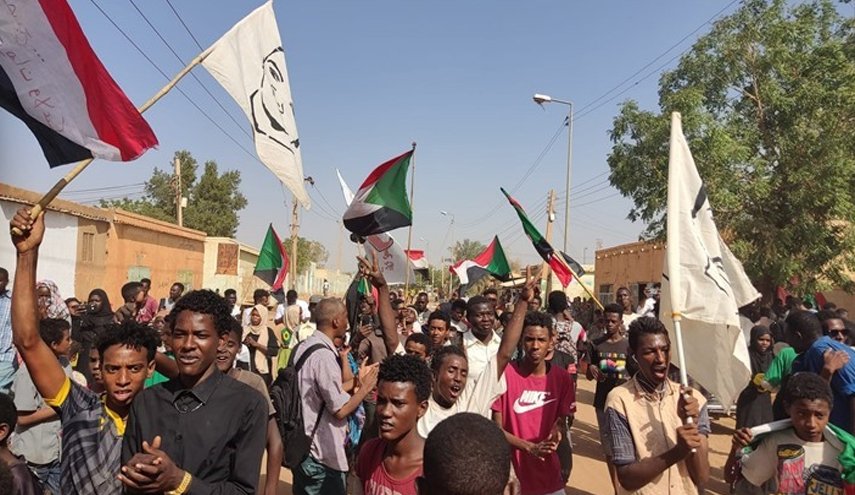 مسؤول أممي يستنكر استمرار قمع المتظاهرين في السودان