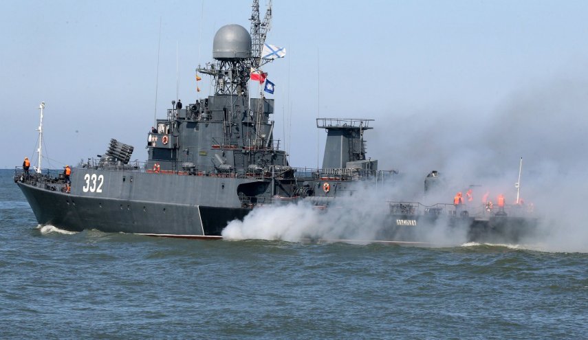 اسطول البلطيق الروسي يجري مناورات بحرية واسعة
