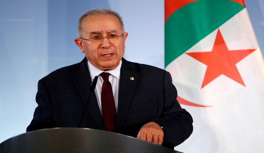 لعمامرة يؤكد على مبادرة الجزائر لإدارة الأزمات بمحيطها الجيوسياسي
