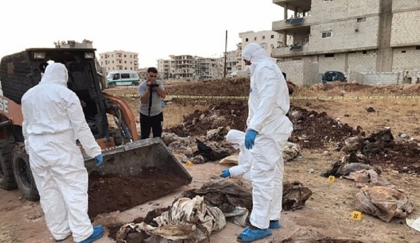 سوريا.. تشكيل 5 فرق للبحث عن المقابر الجماعية لضحايا 