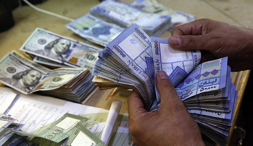 قدوم المغتربين الى لبنان.. هل يؤثر على سعر الصرف ويلجم ارتفاع الدولار؟