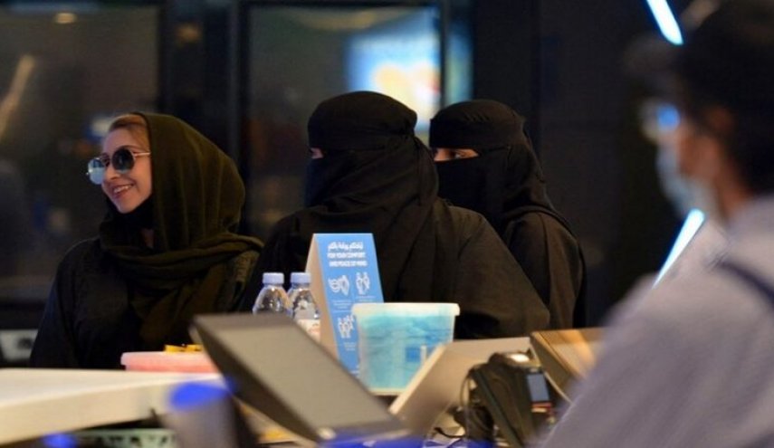 السعودية.. إلغاء إلزامية تغطية شعر المرأة في البطاقة