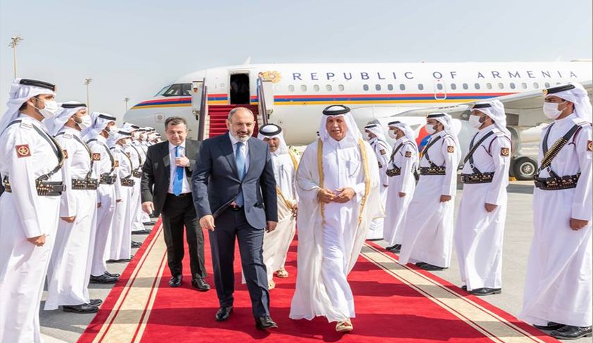 رئيس وزراء أرمينيا يصل العاصمة القطرية