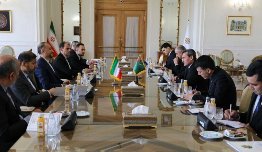 وزير الخارجية يلتقي نظيره التركمنستاني في طهران