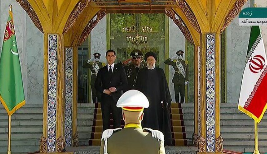 رئيس الجمهورية يستقبل رسميا نظيره التركمنستاني