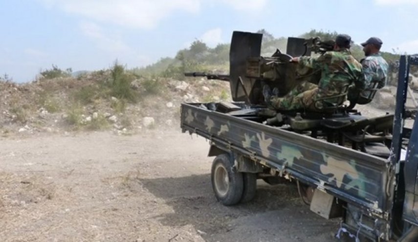 مقابله ارتش سوریه با حمله یک گروه تروریست در محور «ادلب»
