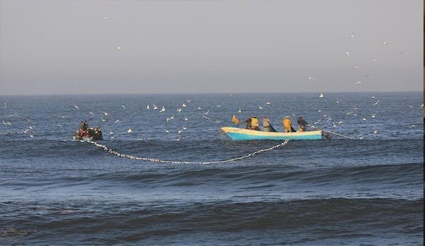 اصابة ثلاثة صيادين قبالة بحر منطقة السودانية