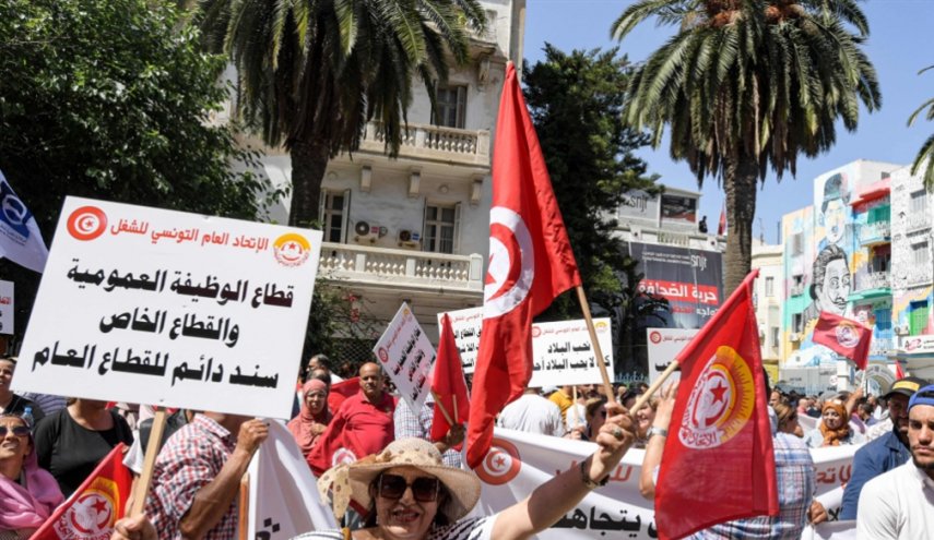 «اتحاد الشغل» التونسي يفعّل ضغوطه: أوّل إضراب عام بوجه سعيد