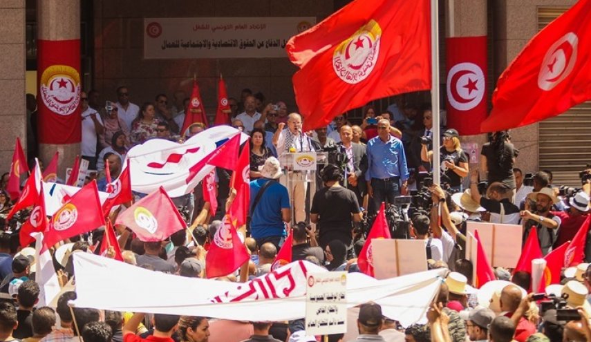 أحزاب بتونس تساند إضراب اتحاد الشغل وتحمل سعيّد المسؤولية