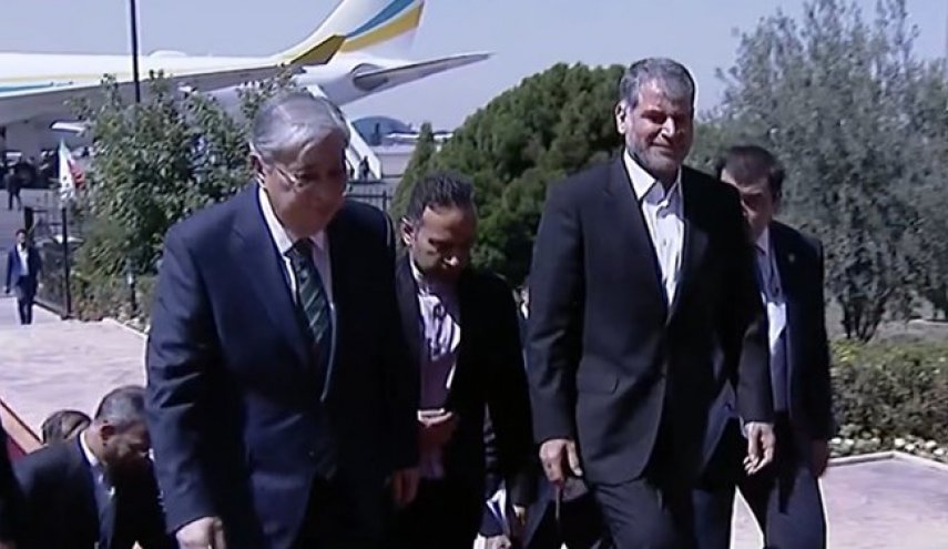 رئيس كازاخستان يصل إلى طهران