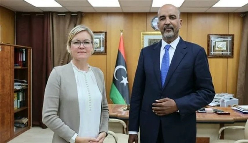سفيرة بريطانيا في طرابلس لبحث الملفات الليبية