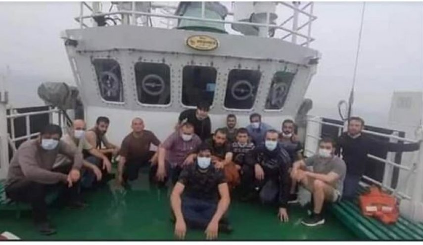 إنقاذ 15 بحارا سوريا في أثناء غرق سفينتهم قبالة الشواطئ الهندية