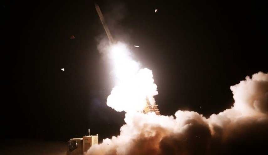 الدفاع الجوي الايراني يزيح الستار عن صواريخ بمدى 300 كم