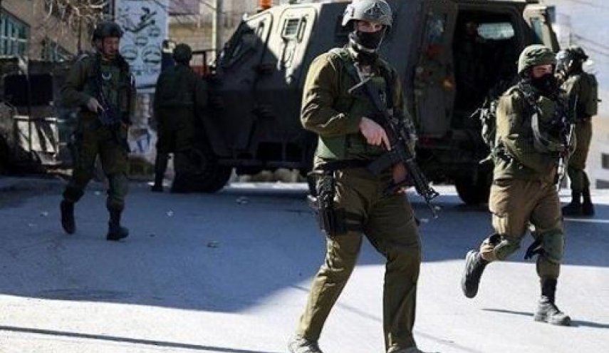 نظامیان صهیونیست با یورش به کرانه باختری ۱۶ فلسطینی را بازداشت کردند