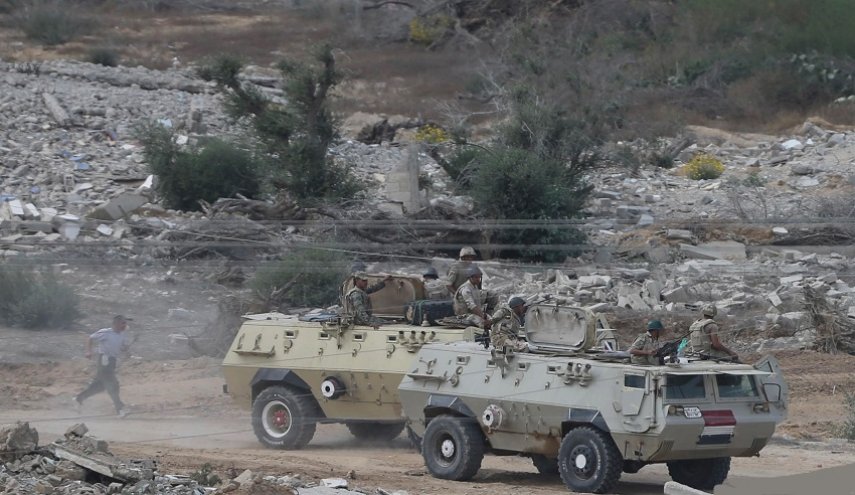 مقتل ضابط برتبة رائد في الجيش المصري بهجوم لـ'داعش' في سيناء

