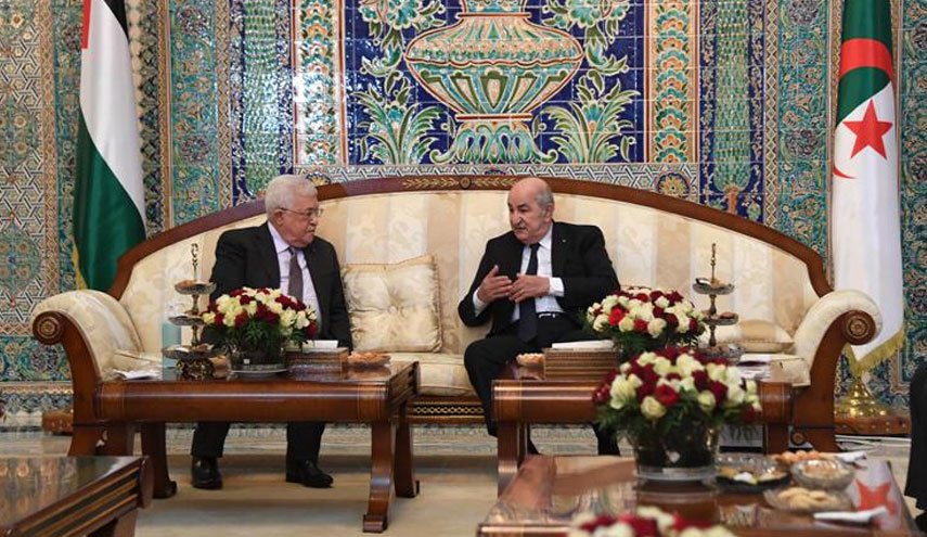 محمود عباس يصل الجزائر للمشاركة في احتفالات الذكرى الـ 60 لاستقلالها