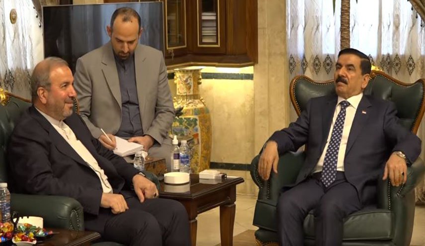 السفير الإيراني يلتقي وزير الدفاع العراقي.. هذا ما تم بحثه