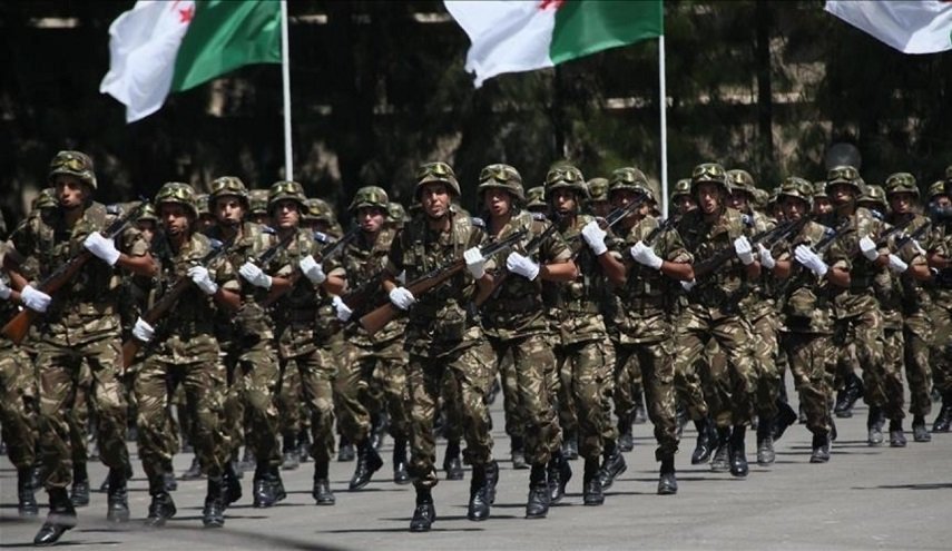 استعراض عسكري ضخم بالجزائر في ذكرى ستينية الاستقلال
