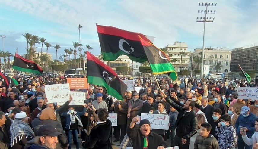 أحزاب ليبية تطالب 