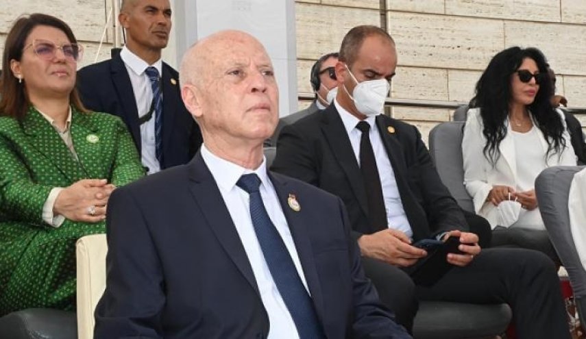 الرئيس التونسي التقى فيصل المقداد ووجه رسالة للرئيس الأسد