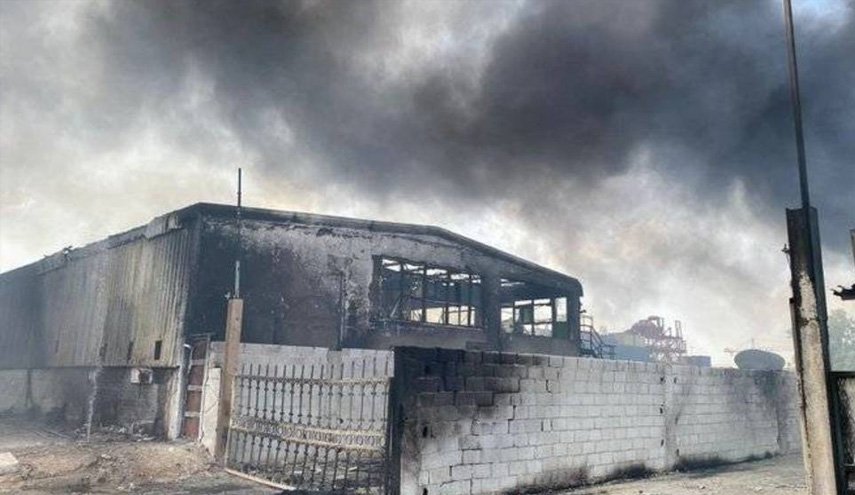 آتش سوزی انبار خودروهای سنگین و تانکرها در ابوظبی