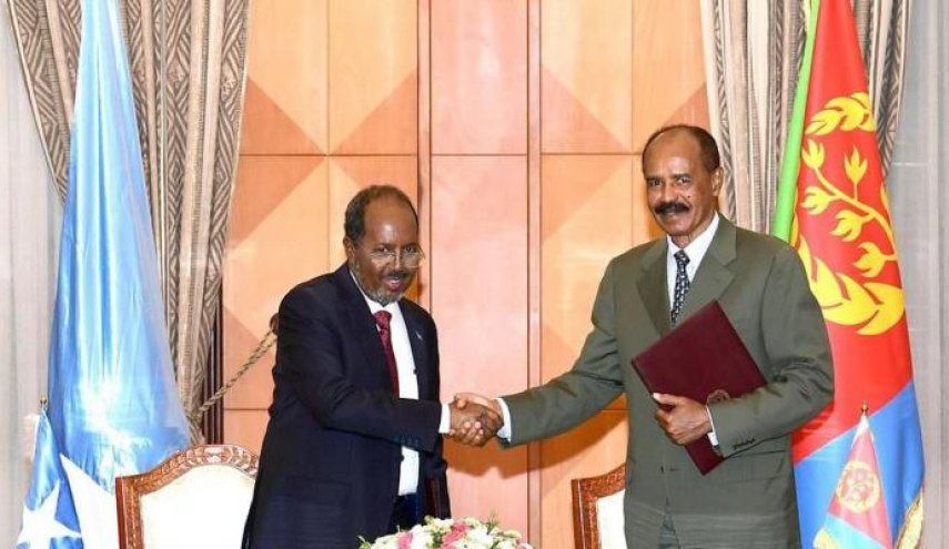 توقيع مذكرة تفاهم حول تعزيز العلاقات الثنائية بين الصومال وإرتيريا 
