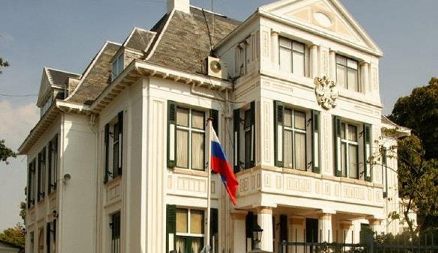 السفارة الروسية في مصر: بايدن ما زال يواصل الكذب بشأن ما يحدث في أوكرانيا