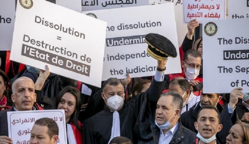 محامو تونس يرفضون دستور الرئيس سعيّد لهذا السبب..