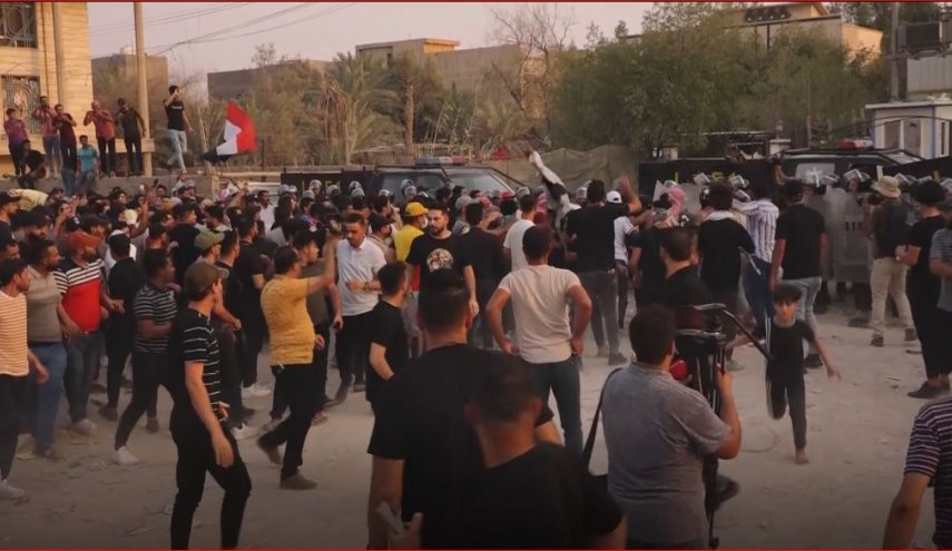 تظاهرکنندگان خشمگین عراقی، پرچم ترکیه و تصاویر اردوغان را آتش زدند+ویدیو