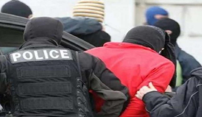 احتجاز 'إرهابي' طعن رجل شرطة في تونس

