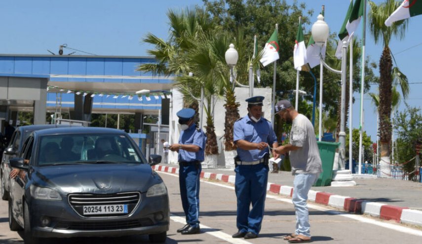 الجزائر تسلم مدير المخابرات التونسي السابق الى بلاده