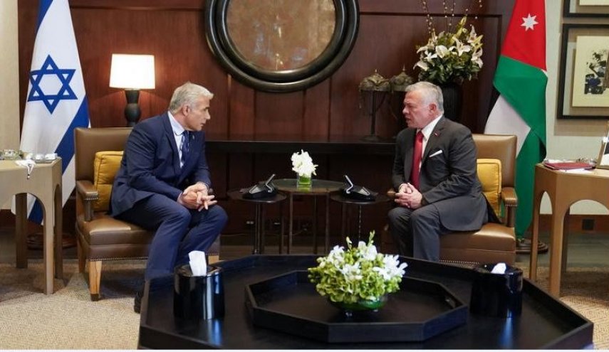 الملك الأردني يجتمع مع رئيس وزراء الاحتلال في عمان