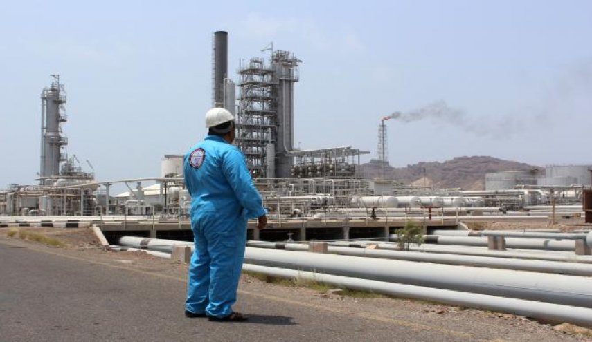 اليمن.. حجم نهب المرتزقة لإيرادات النفط والغاز يكفي لدفع مرتبات 7 أشهر