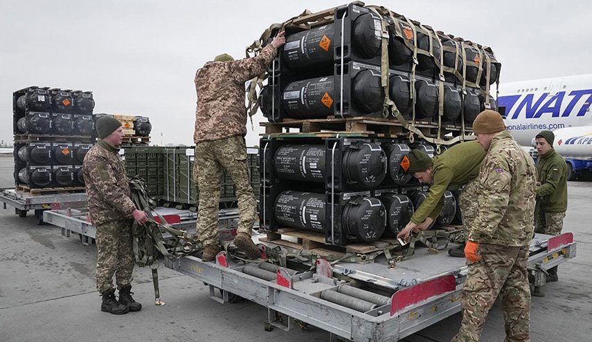 قناة أمريكية: المساعدات العسكرية الغربية لأوكرانيا لا تصل إلى وجهتها النهائية