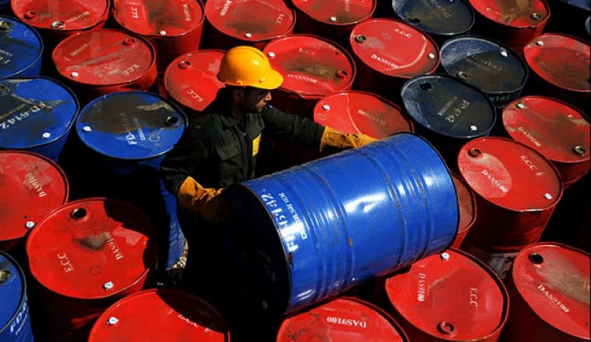 کاهش بهای نفت در پی افزایش احتمال عرضه تولیدات ایران