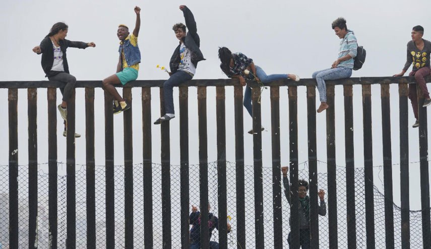 المكسيك.. مهاجرون سريون يعلنون التحضير لقافلة جديدة صوب الحدود الأمريكية