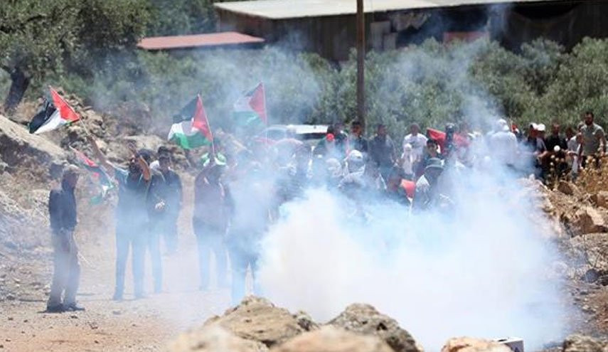 إصابات جراء قمع الاحتلال مسيرة مناهضة للاستيطان في بيت دجن