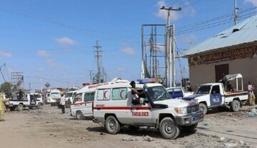 در حمله افراد مسلح به هتلی در پایتخت سومالی دست‌کم 10 نفر کشته شدند