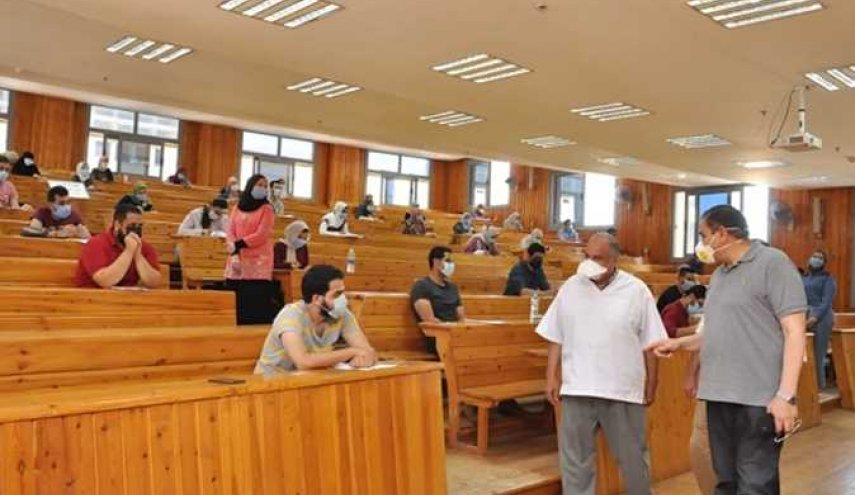 مصر .. الجامعات الأهلية تحول التعليم المجاني إلى مدفوع