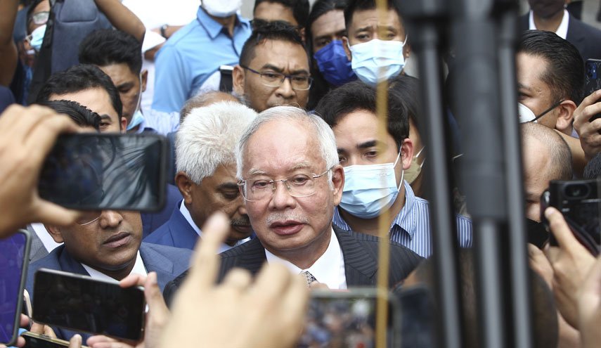 رئيس الوزراء الماليزي السابق يمثل أمام المحكمة مجددا