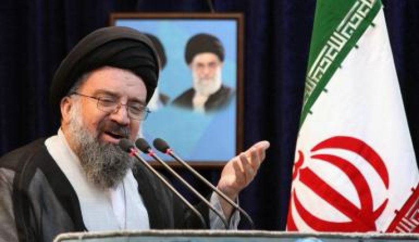 خطيب جمعة طهران: فريق التفاوض الإيراني أمين وشجاع ورجل الميدان