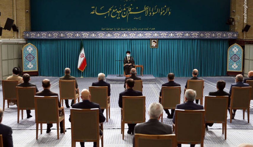 قائد الثورة الاسلامية: الحكومة احيت الامل في قلوب الشعب الايراني