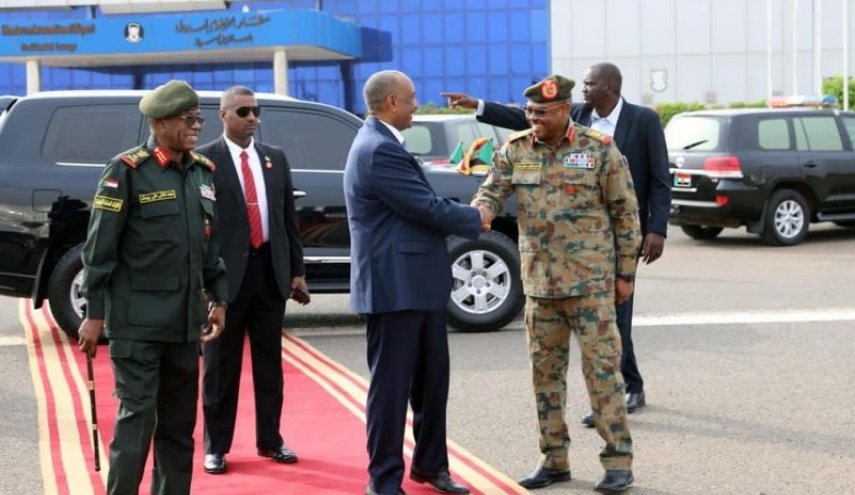 السودان.. 'البرهان' يتوجه إلى جوبا في زيارة رسمية
