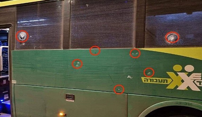 حمله به اتوبوس شهرک نشینان صهیونیست در کرانه باختری 