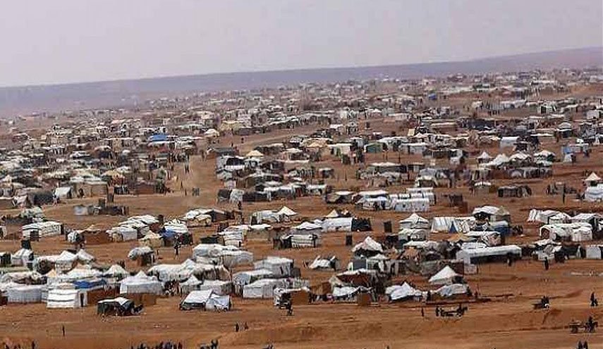 عائلتان جديدتان تغادر مخيم الركبان نحو مناطق السيطرة السورية
