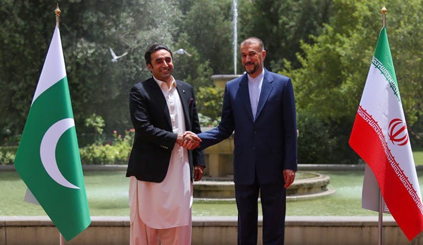وزیر امور خارجه پاکستان: ایران حق دارد با دنیا تعامل آزاد داشته باشد