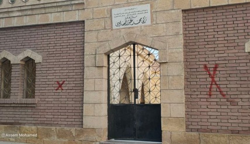 هل تنقل مقبرة طه حسين إلى فرنسا بعد هدمها في مصر؟