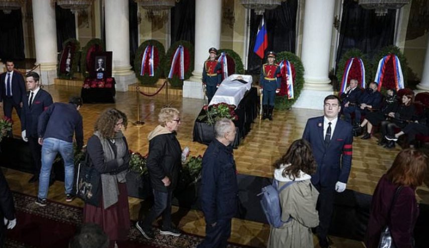حضور مردم در مسکو برای وداع با گورباچف
