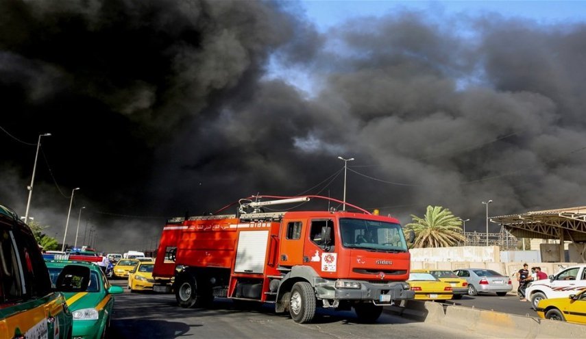 آتش گرفتن مجتمع تجاری در بغداد
